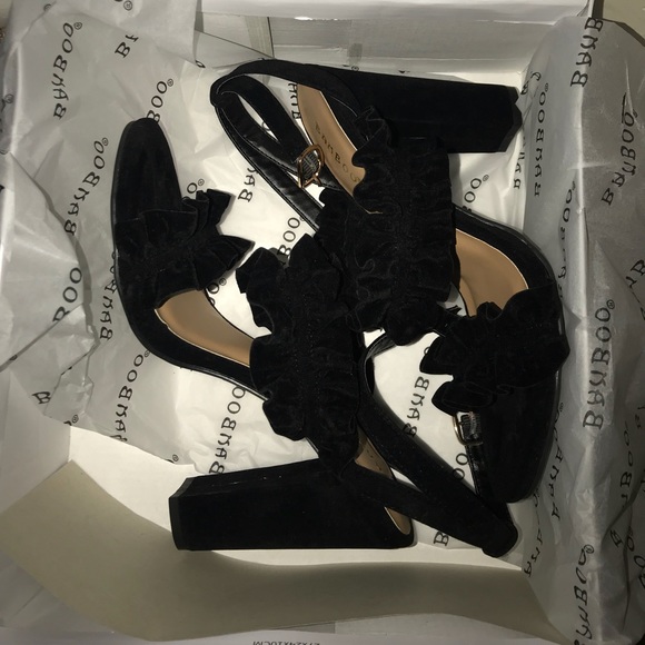 Ruffled Heels - Picture 3 of 4